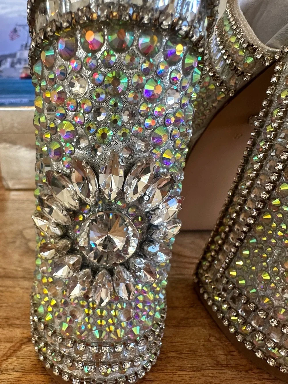 Azalea Wang Crystal-Embellished Silver Platform Sandals – Women's 8 NIB